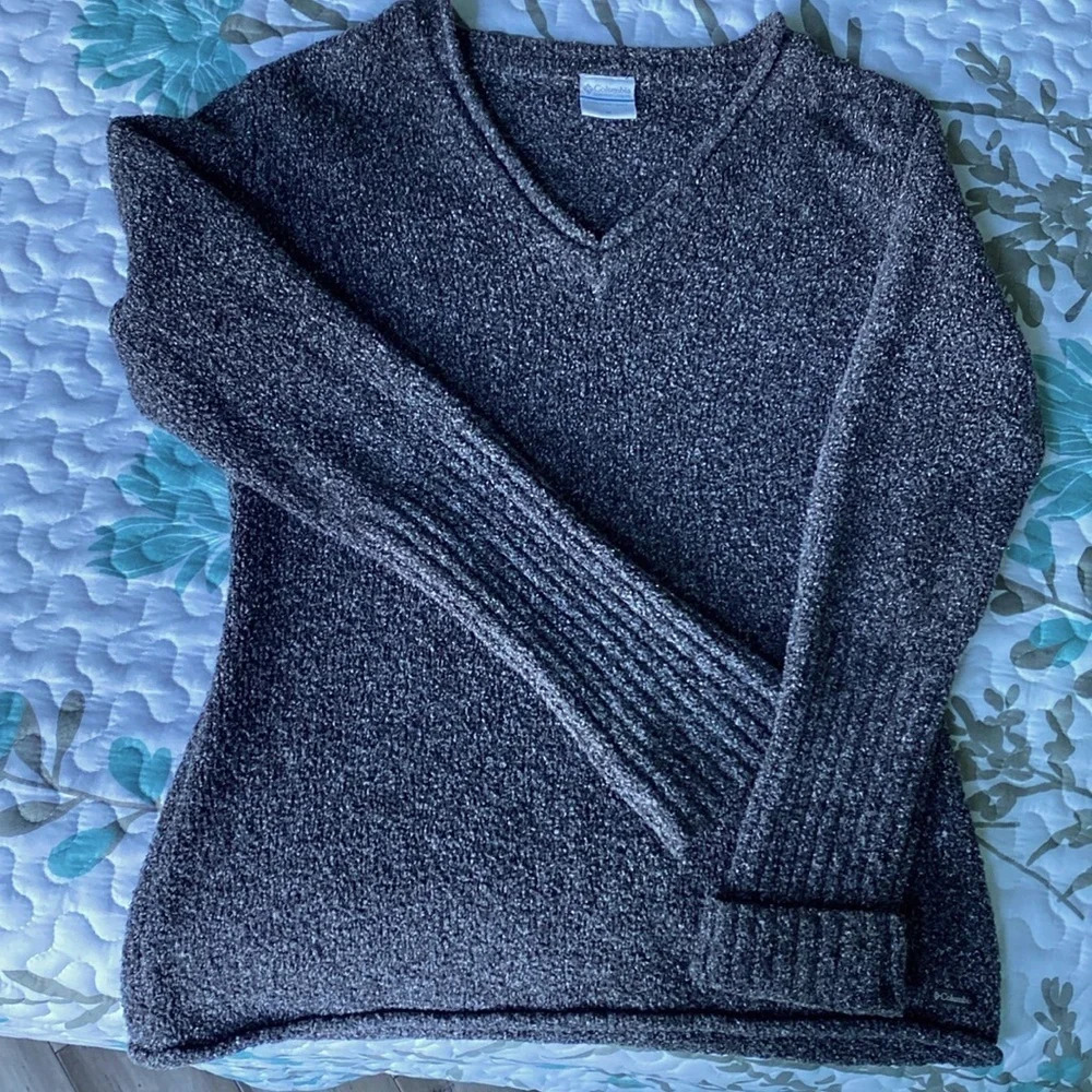 Columbia Womens V neck Sweater